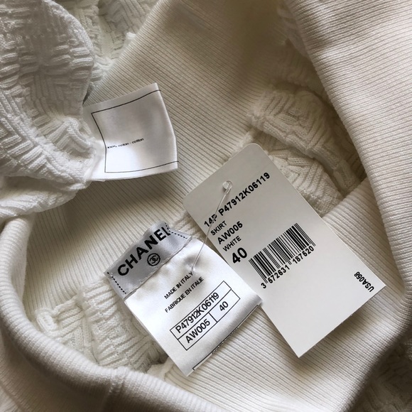 ❌SOLD❌ Chanel Two Pieces Suit - Picture 6 of 10